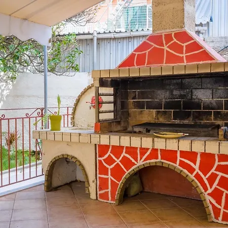 Lucky House Apartment